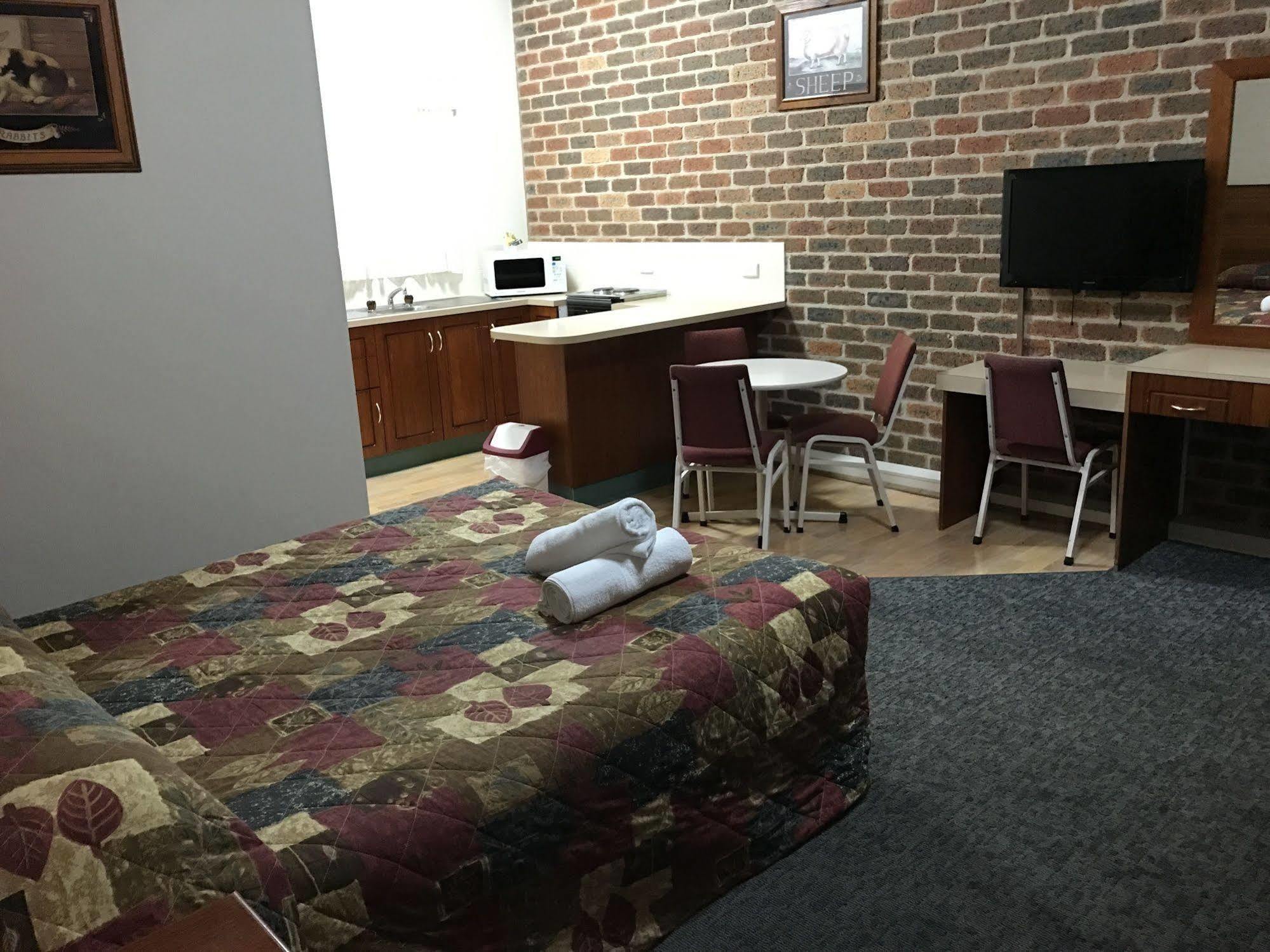 Leeton Heritage Motor Inn Ngoại thất bức ảnh